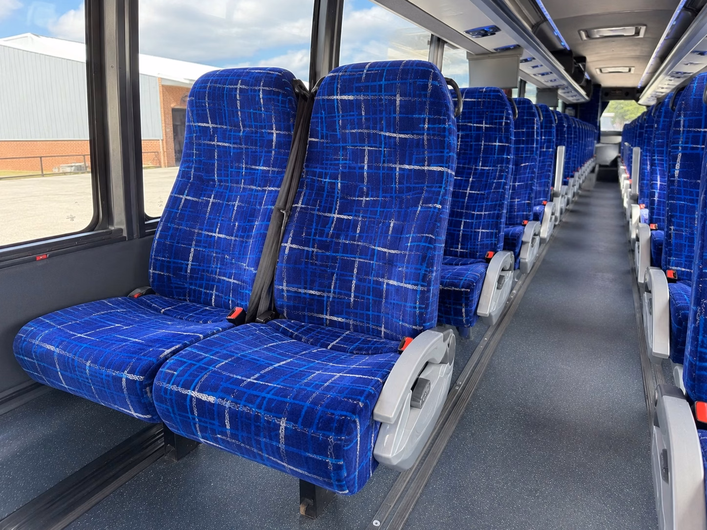 charter bus rentals to globe life field and choctaw stadium in arlington